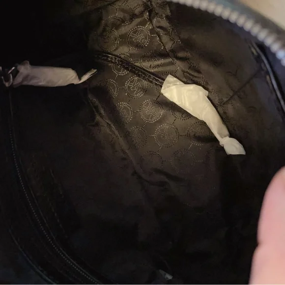 Authentic brand new MK Hippie Grommt Sophie satchel in leather - Picture 5 of 7